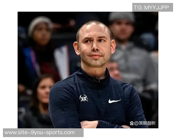 阿德尔曼批评C约翰逊放弃投篮以迎合球队风格的做法