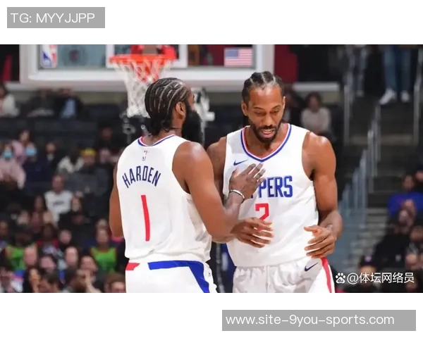 快船全员积极备战明日季前赛首战广州训练照曝光 快船全员积极备战明日季前赛首战广州训练照曝光