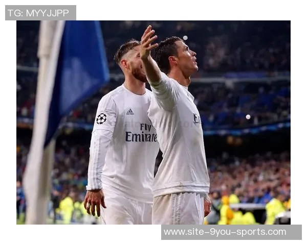 回顾2009年皇马夏窗引援盛宴C罗卡卡本泽马与阿韦洛亚齐聚伯纳乌